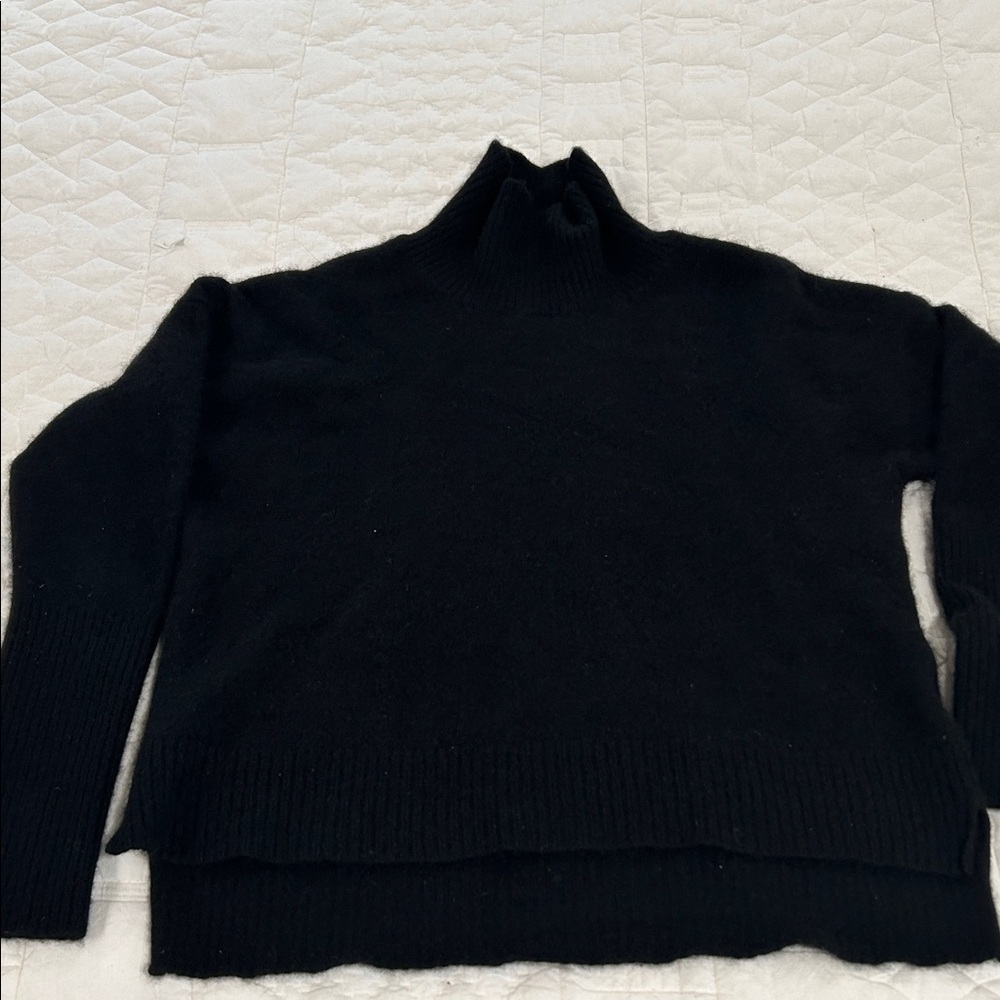 NAADAM Brushed Cashmere Mockneck. Size small. Black